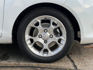 /photos/11258/7f1fb843-07e3-3a33-fc68-c7f97feaa340_i320x240.jpg