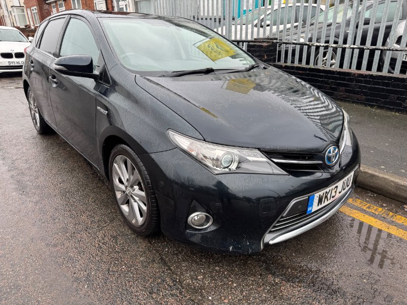 Sold 2013 Toyota Auris 1.8 VVT-h Excel Hatchback 5dr Petrol Hybrid CVT ...